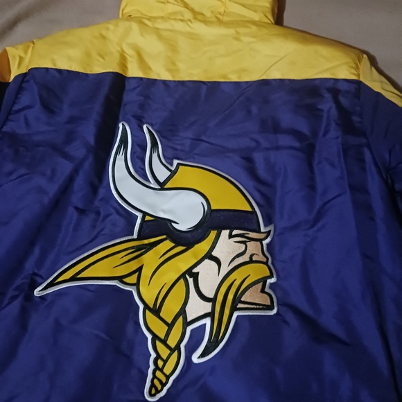 Vikings NFL Team Apparel Purple Yellow Zip Lightweight Starter Jacket - Picture 3 of 8
